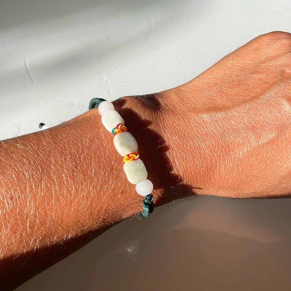 Beautiful stone drawstring bracelet